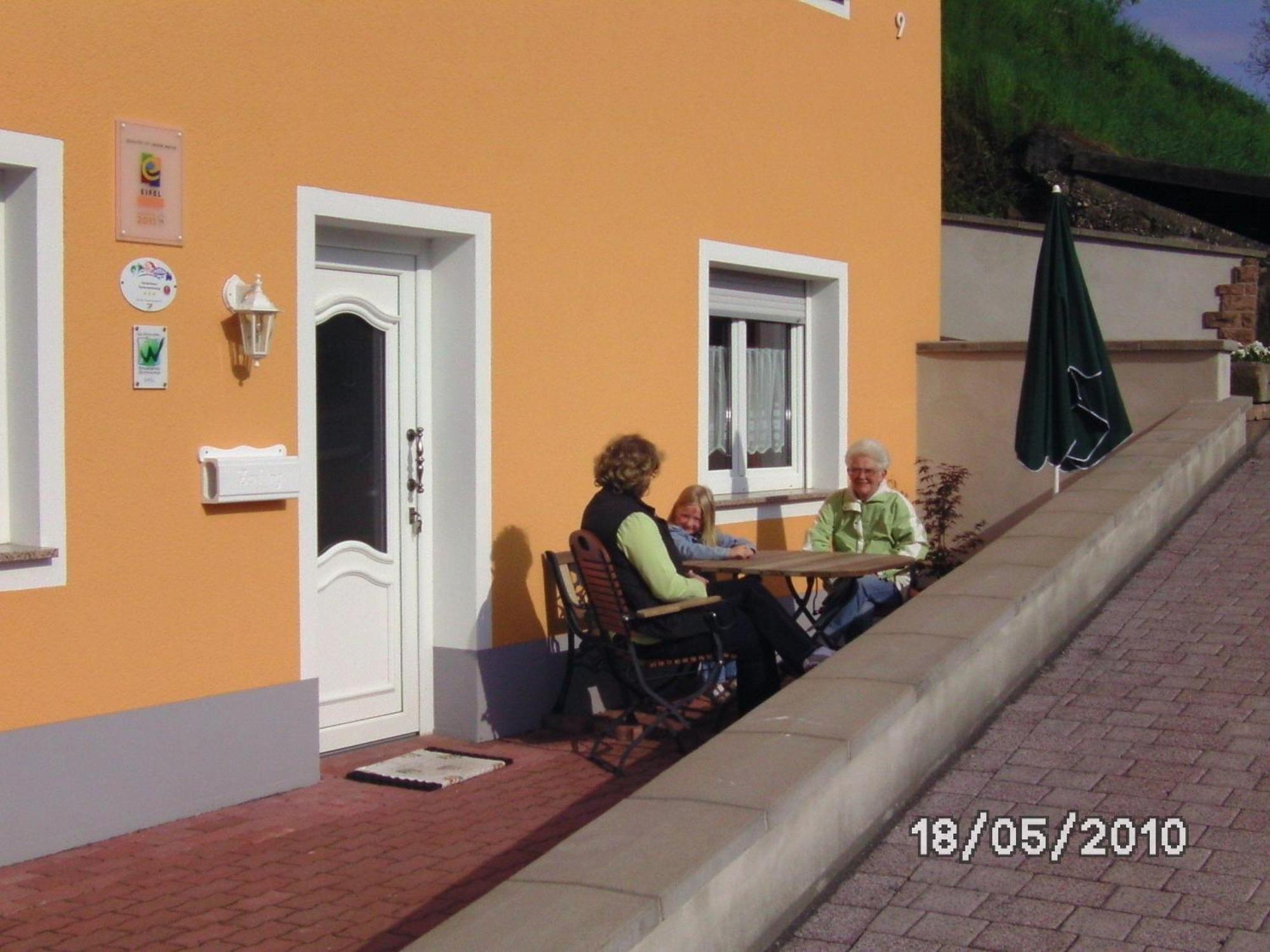 Ferienwohnung Sonnigesüdeifel Seffern Exterior foto